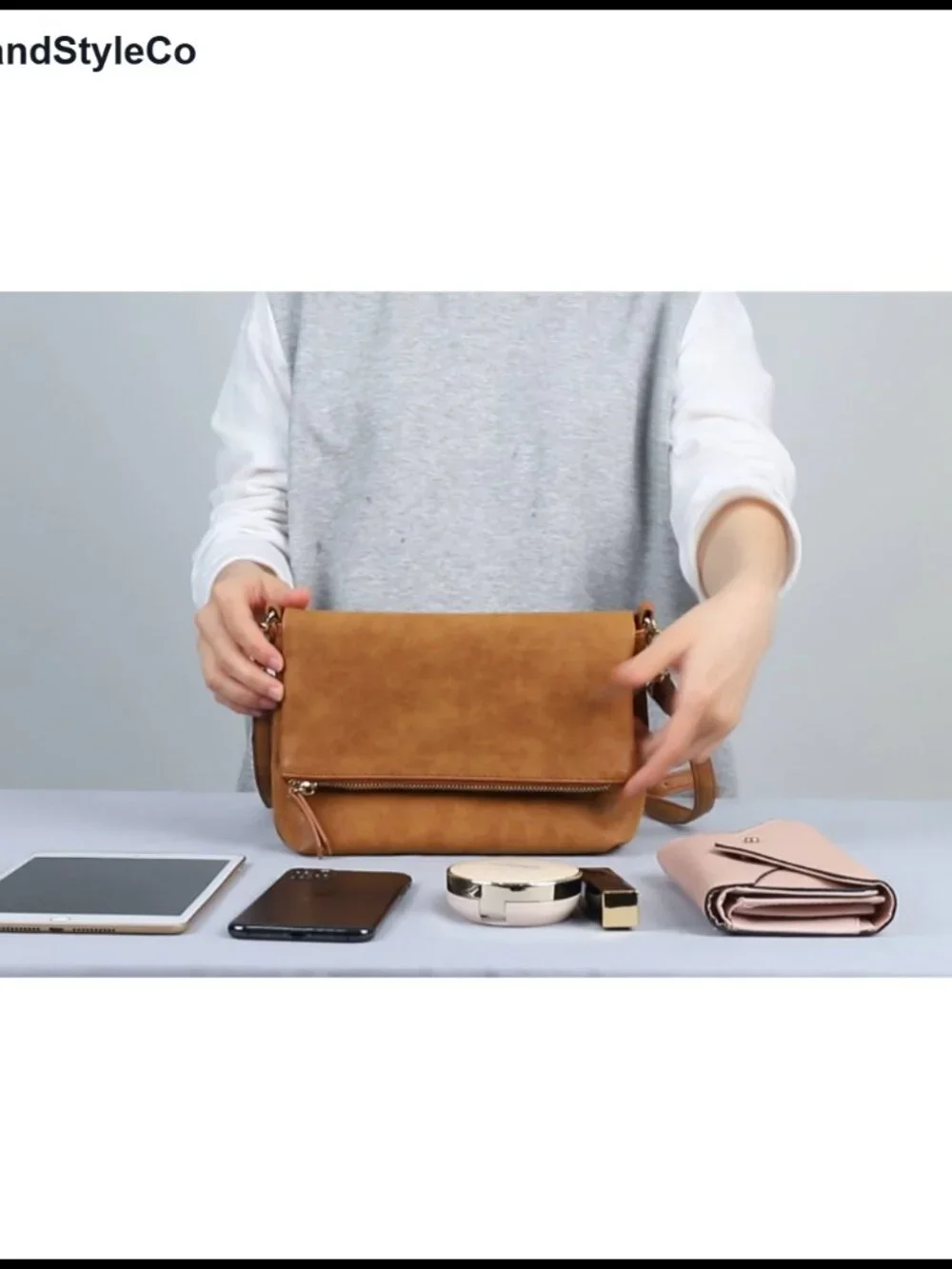 Vegan PU Leather Crossbody Bag for Women, Adjustable Strap, Detachable Wristlet